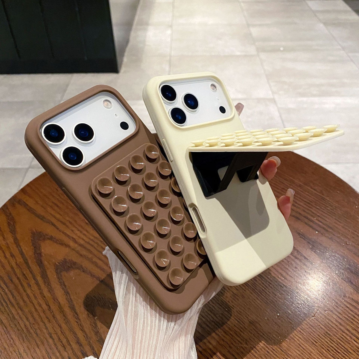 Husa din Silicon pentru iPhone 17 Pro Max, Klevo, Carcasa de Protectie cu Ventuze, din Cauciuc Moale Rezistenta la Socuri, Gri