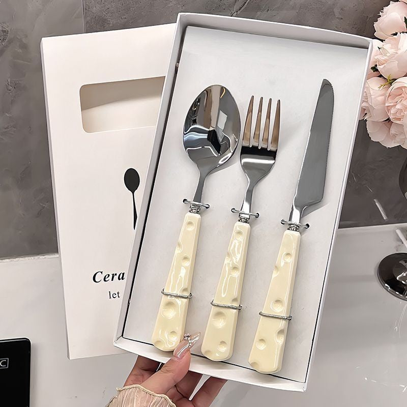 Tacamuri pentru Copii, Klevo, Set 3 Piese, Tacamuri pentru Dejun, Lingura Furculita Cutit, Stil Italian, Manere forma Cascaval Plastic, Inox, 23 cm, Auriu