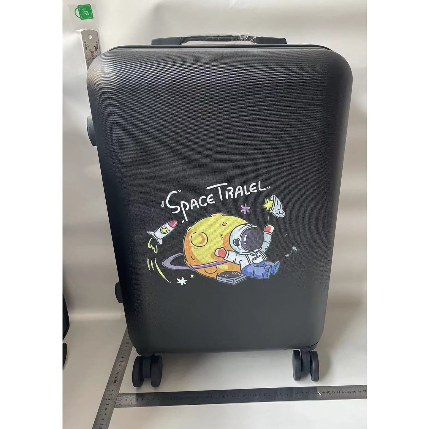 Troler de Calatorie, Klevo, 56 x 35 x 22 cm, 4 Roti, Maner Reglabil, din ABS, cu Fermoar, Blocare cu Cod, Impermeabil, Model Astronaut, Negru
