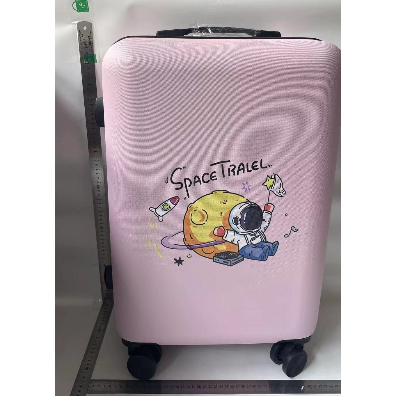 Troler de Calatorie, Klevo, 56 x 35 x 22 cm, 4 Roti, Maner Reglabil, din ABS, cu Fermoar, Blocare cu Cod, Impermeabil, Model Astronaut, Roz