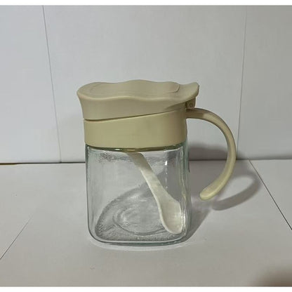 Recipient Condimente, Klevo, din Stilca, 180 ml, cu Maner si Lingurita, 11.3 x 8.2 cm, Capac Ondulat, Alb